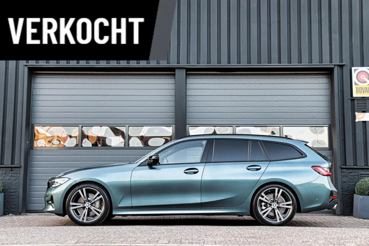 330i Sport Line /LASER-LED/PANODAK/HUD/MEMORY/STOEL+STUURVERW./KEYLESS/TREKHAAK!
