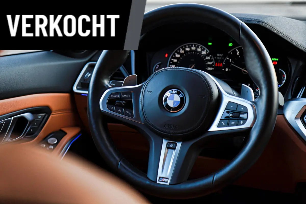 330i Sport Line /LASER-LED/PANODAK/HUD/MEMORY/STOEL+STUURVERW./KEYLESS/TREKHAAK!