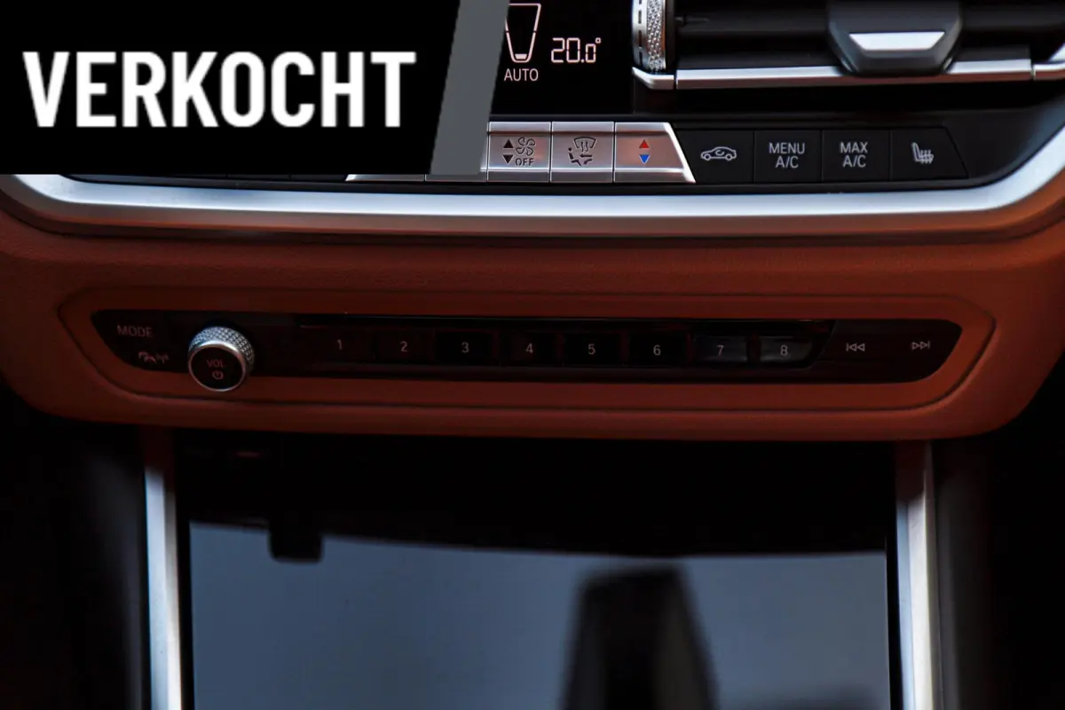 330i Sport Line /LASER-LED/PANODAK/HUD/MEMORY/STOEL+STUURVERW./KEYLESS/TREKHAAK!