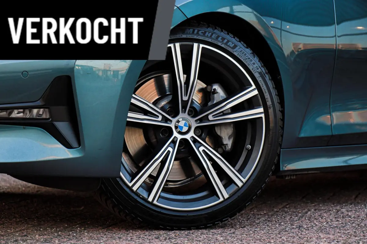 330i Sport Line /LASER-LED/PANODAK/HUD/MEMORY/STOEL+STUURVERW./KEYLESS/TREKHAAK!