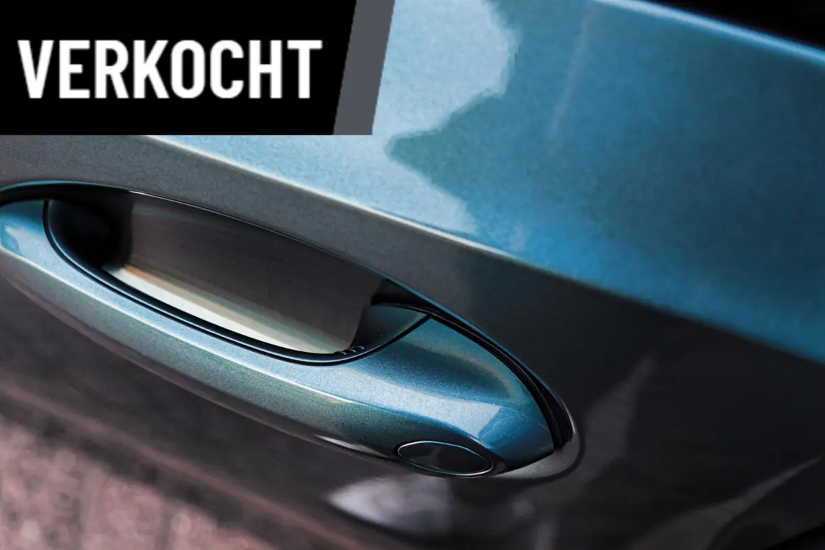 330i Sport Line /LASER-LED/PANODAK/HUD/MEMORY/STOEL+STUURVERW./KEYLESS/TREKHAAK!