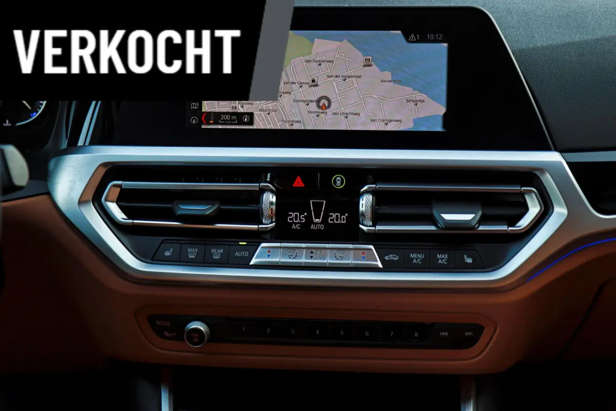 330i Sport Line /LASER-LED/PANODAK/HUD/MEMORY/STOEL+STUURVERW./KEYLESS/TREKHAAK!