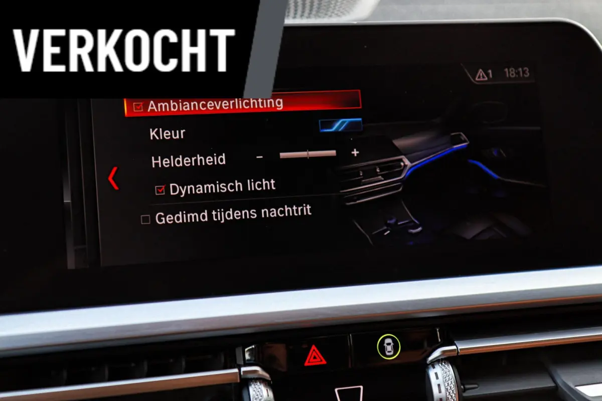 330i Sport Line /LASER-LED/PANODAK/HUD/MEMORY/STOEL+STUURVERW./KEYLESS/TREKHAAK!