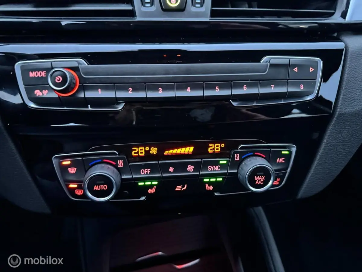XDrive25e Business Edition Plus NAVI / TREKHAAK