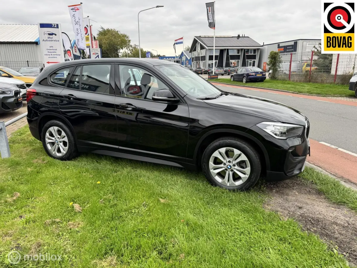 XDrive25e Business Edition Plus NAVI / TREKHAAK