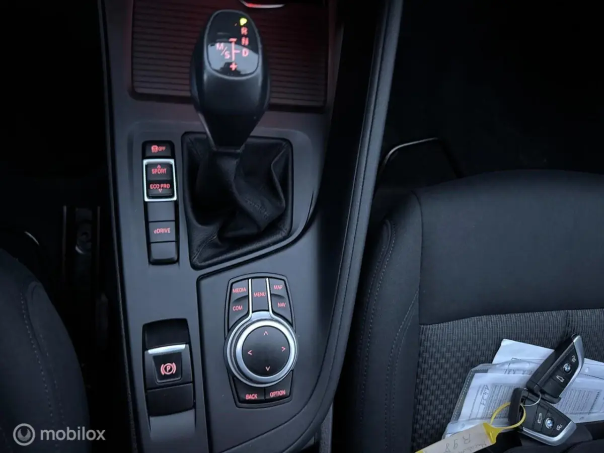 XDrive25e Business Edition Plus NAVI / TREKHAAK
