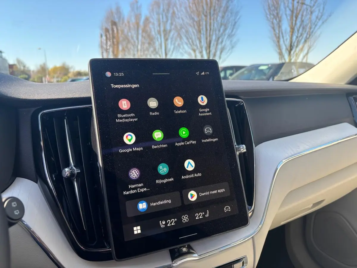 T6 Plug-in hybrid AWD Plus | Premium pack | Panoramadak | HUD | Geventileerd leer |