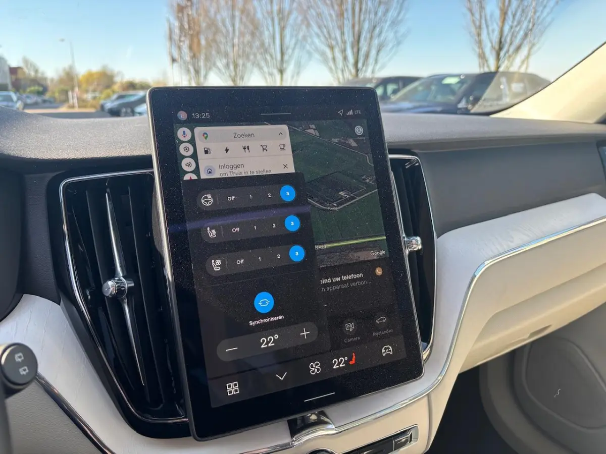 T6 Plug-in hybrid AWD Plus | Premium pack | Panoramadak | HUD | Geventileerd leer |