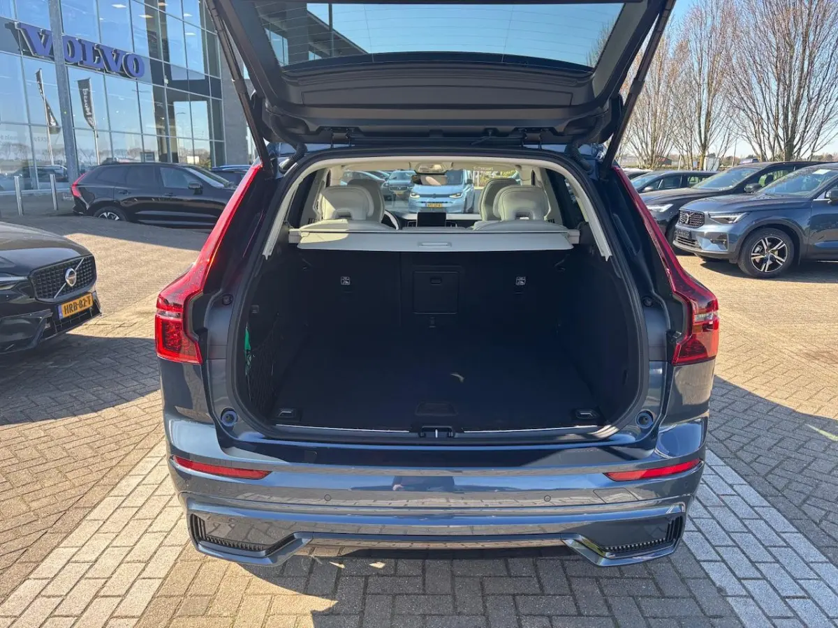 T6 Plug-in hybrid AWD Plus | Premium pack | Panoramadak | HUD | Geventileerd leer |