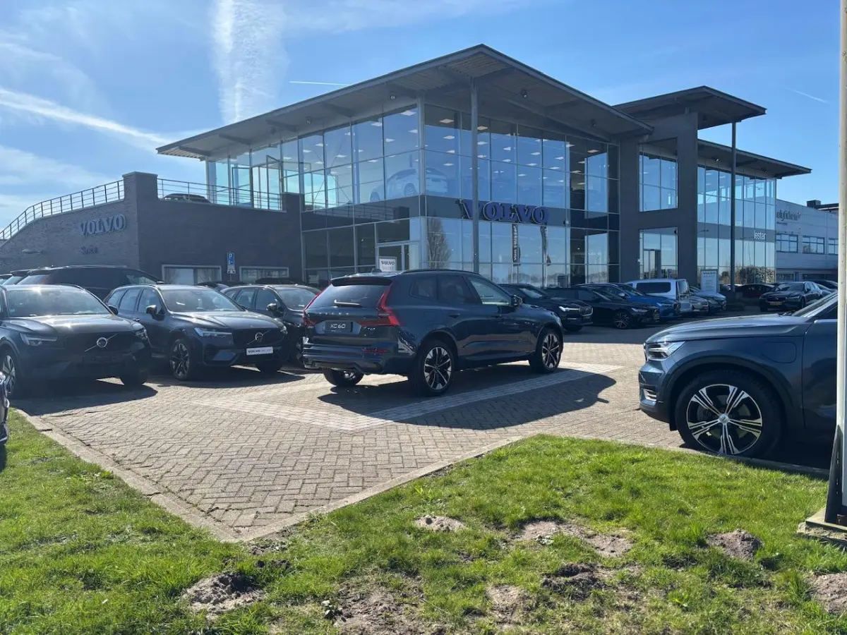 T6 Plug-in hybrid AWD Plus | Premium pack | Panoramadak | HUD | Geventileerd leer |