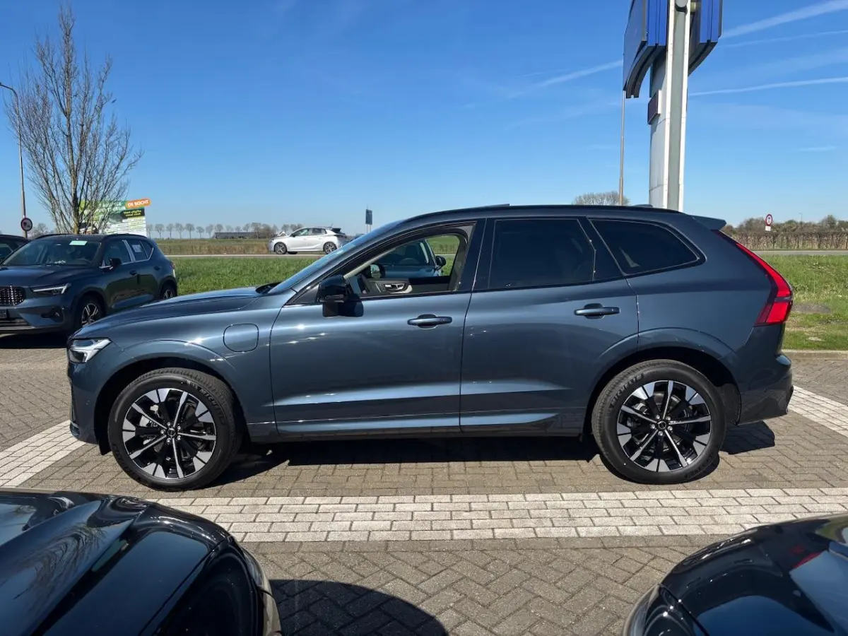T6 Plug-in hybrid AWD Plus | Premium pack | Panoramadak | HUD | Geventileerd leer |