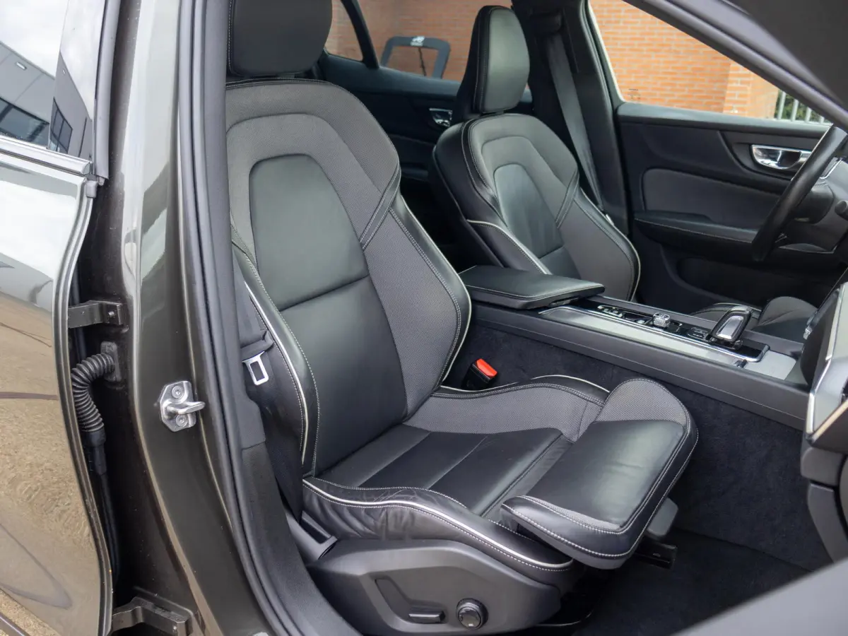 2.0 B3 R-Design ACC Pilot Assist BLIS