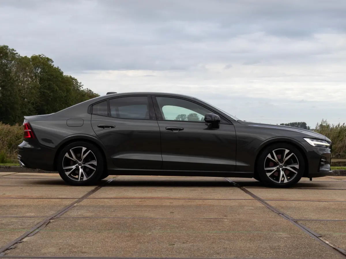 2.0 B3 R-Design ACC Pilot Assist BLIS