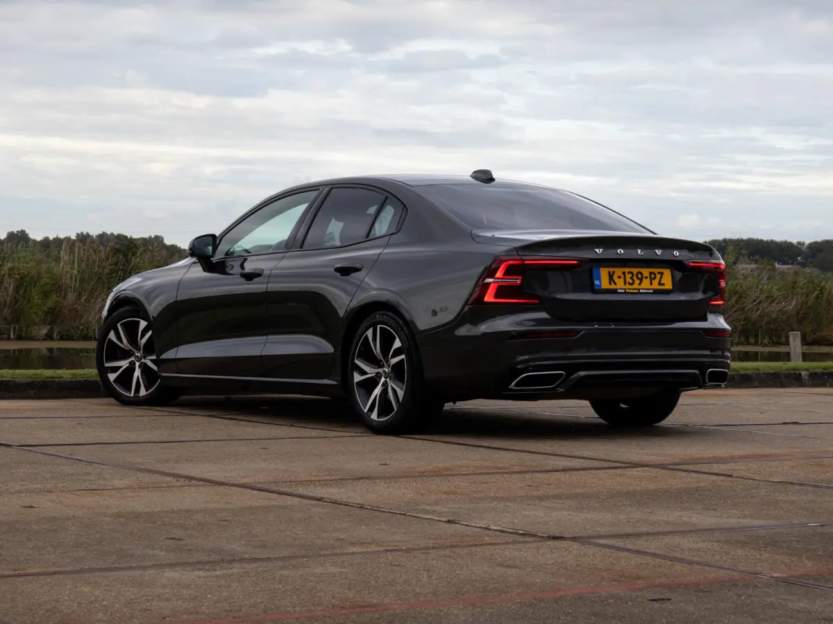 2.0 B3 R-Design ACC Pilot Assist BLIS