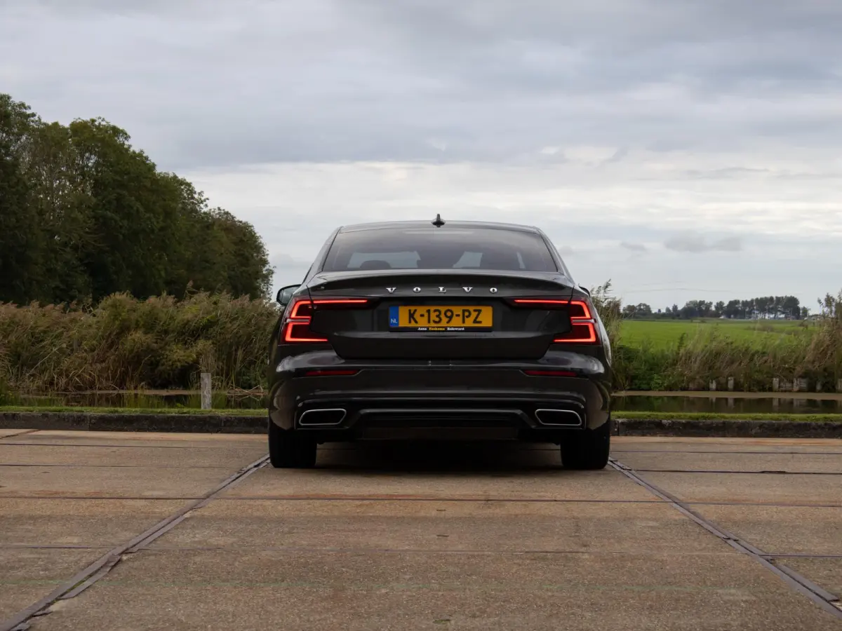 2.0 B3 R-Design ACC Pilot Assist BLIS