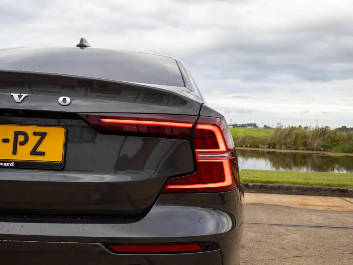 2.0 B3 R-Design ACC Pilot Assist BLIS