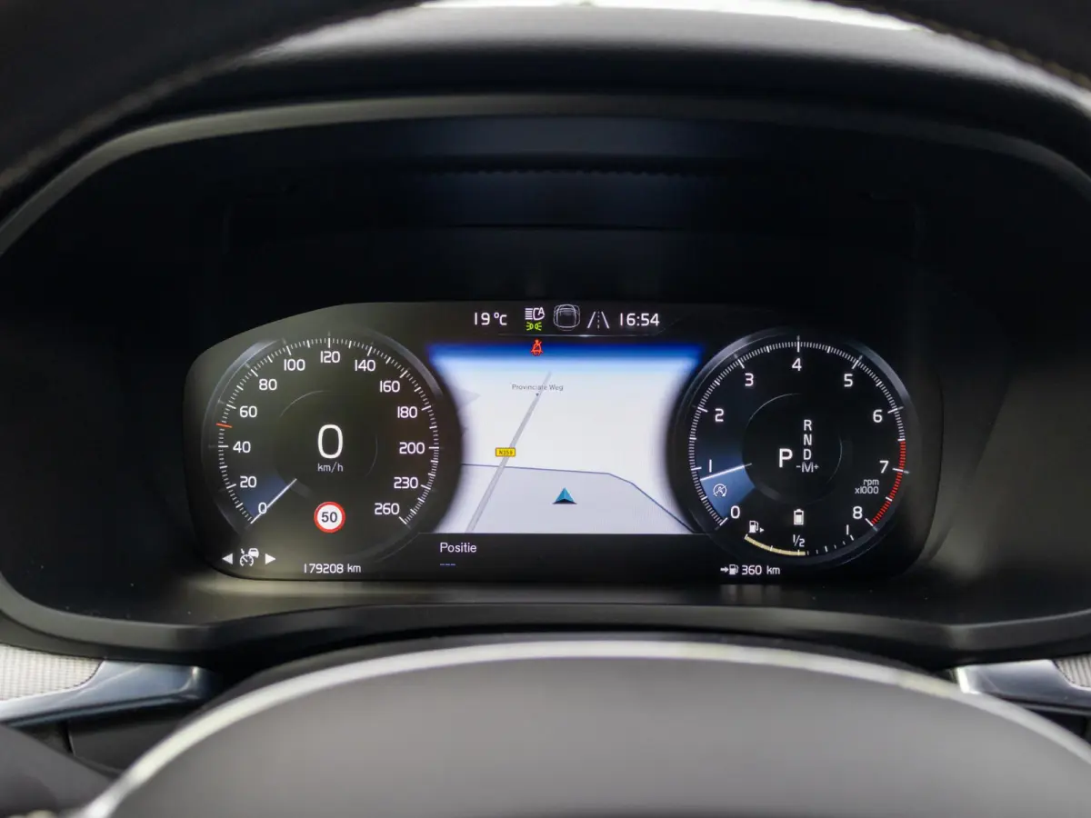 2.0 B3 R-Design ACC Pilot Assist BLIS