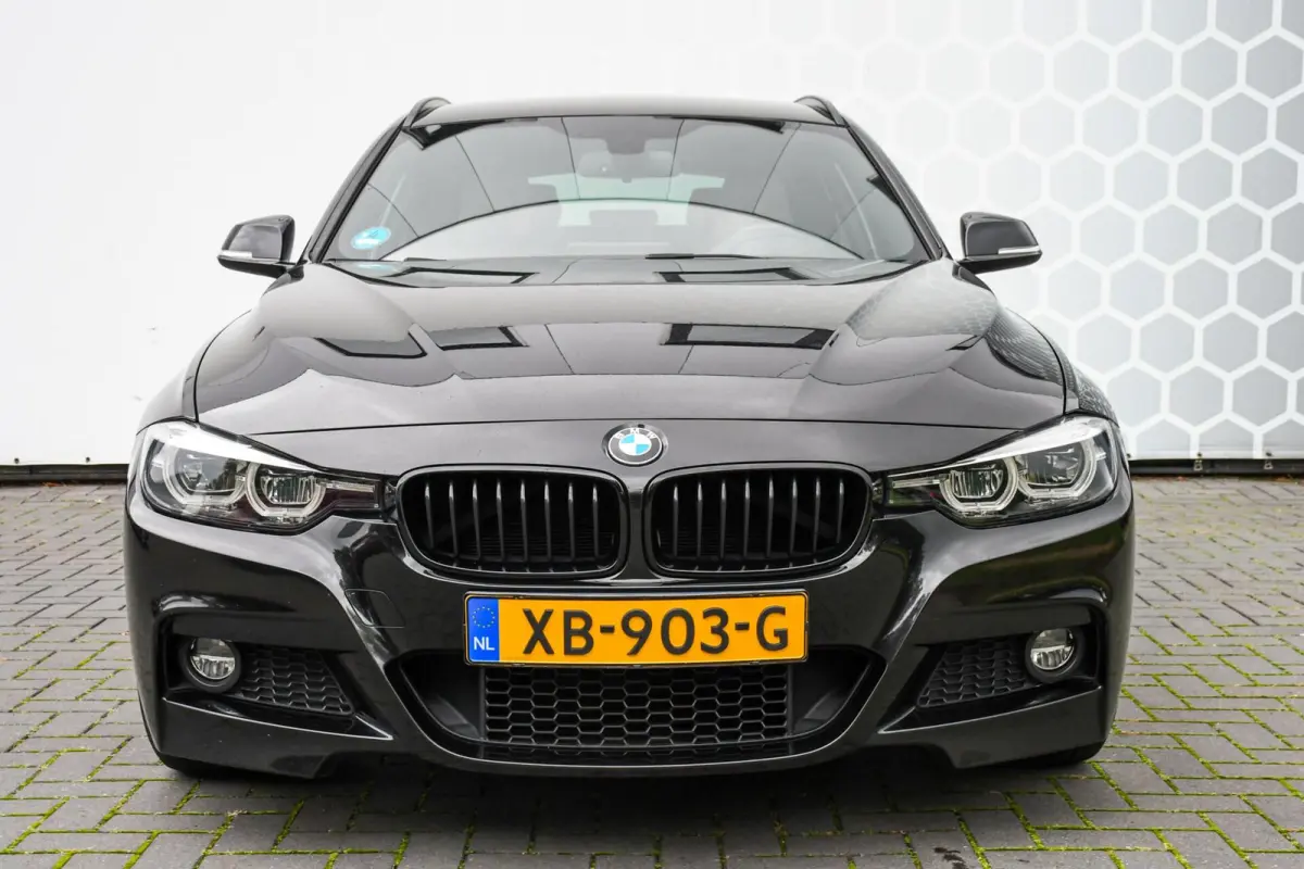 320i xDrive Edition M-pakket Leer Automaat