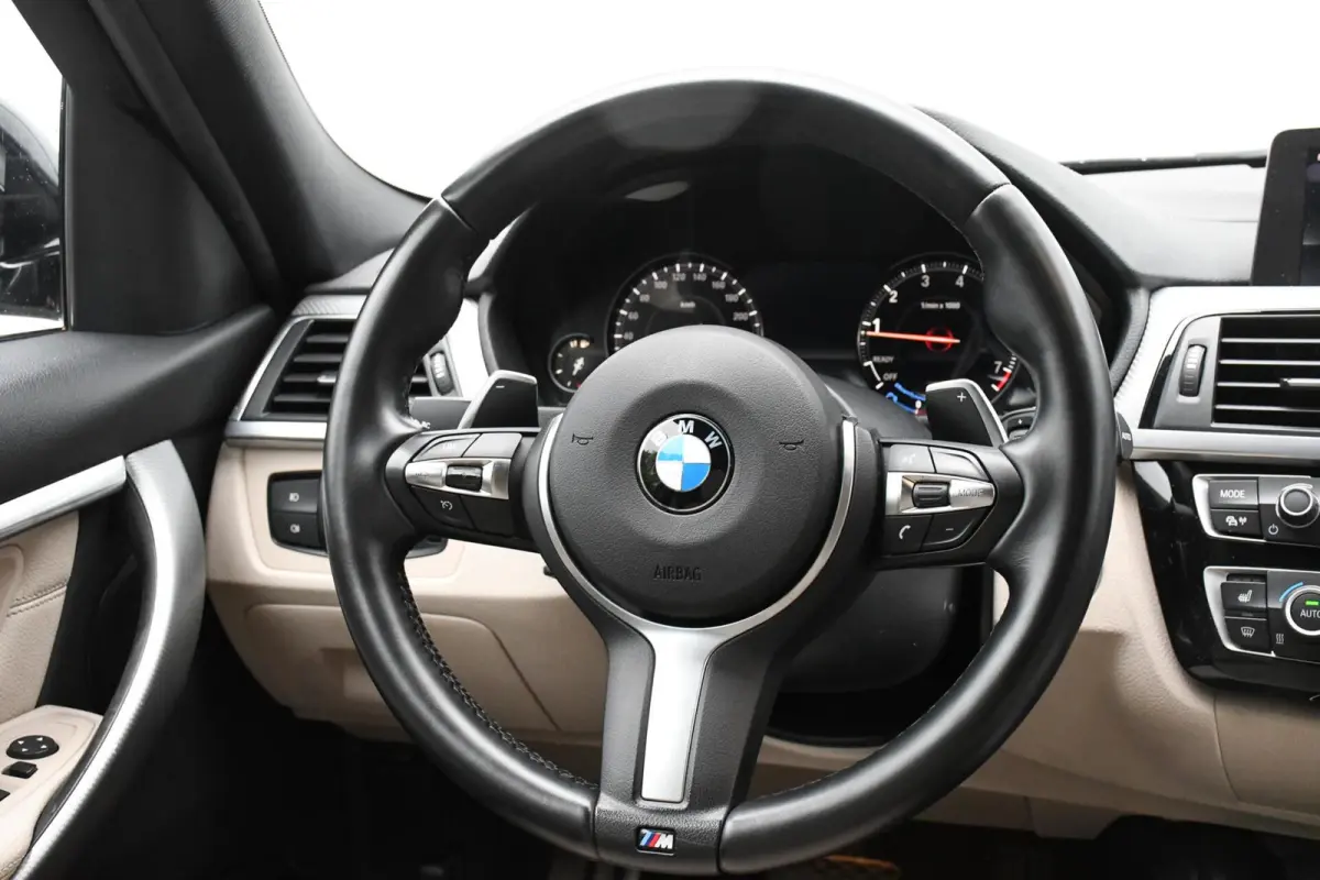 320i xDrive Edition M-pakket Leer Automaat