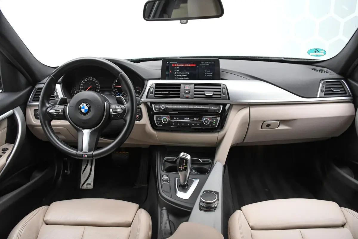 320i xDrive Edition M-pakket Leer Automaat