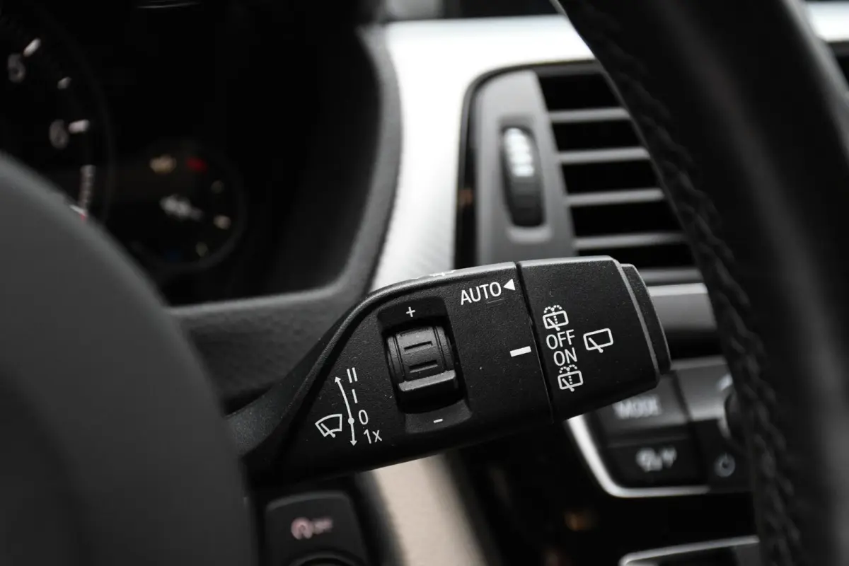 320i xDrive Edition M-pakket Leer Automaat
