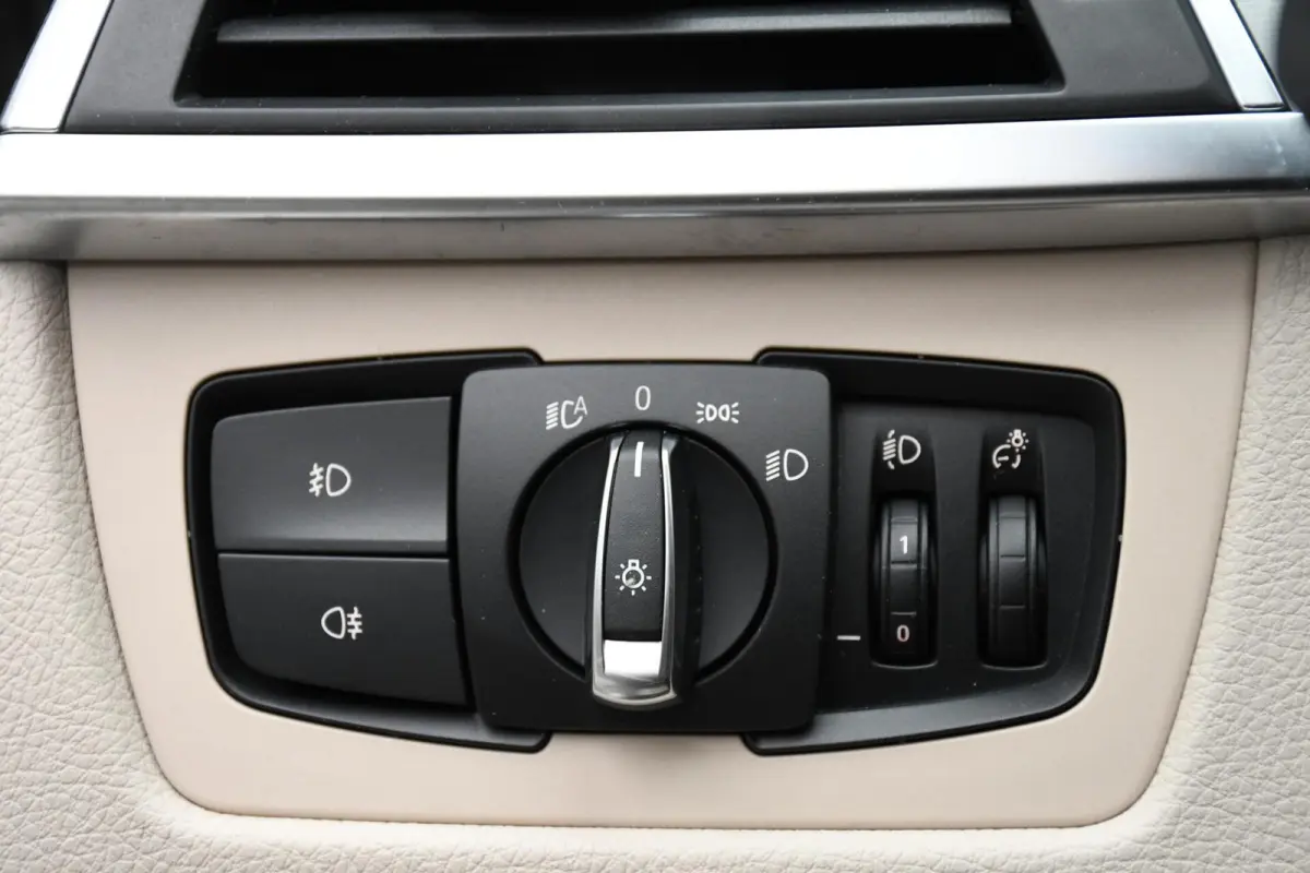 320i xDrive Edition M-pakket Leer Automaat