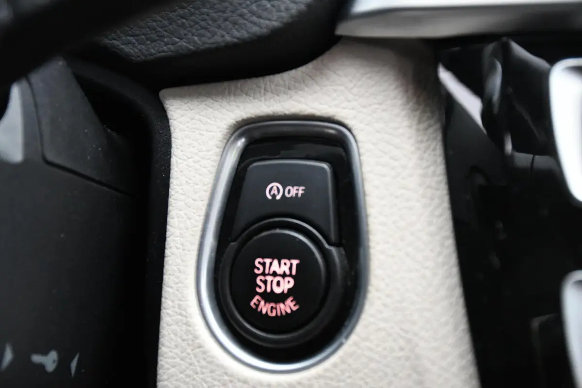 320i xDrive Edition M-pakket Leer Automaat