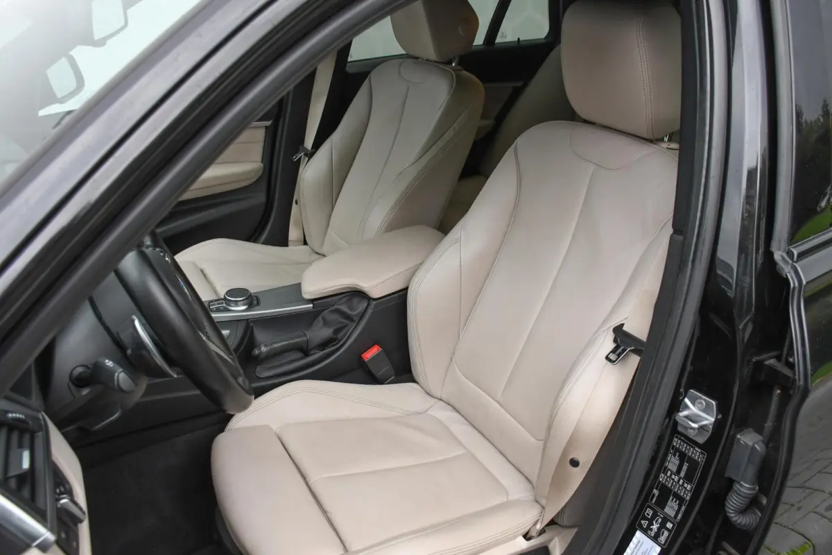 320i xDrive Edition M-pakket Leer Automaat