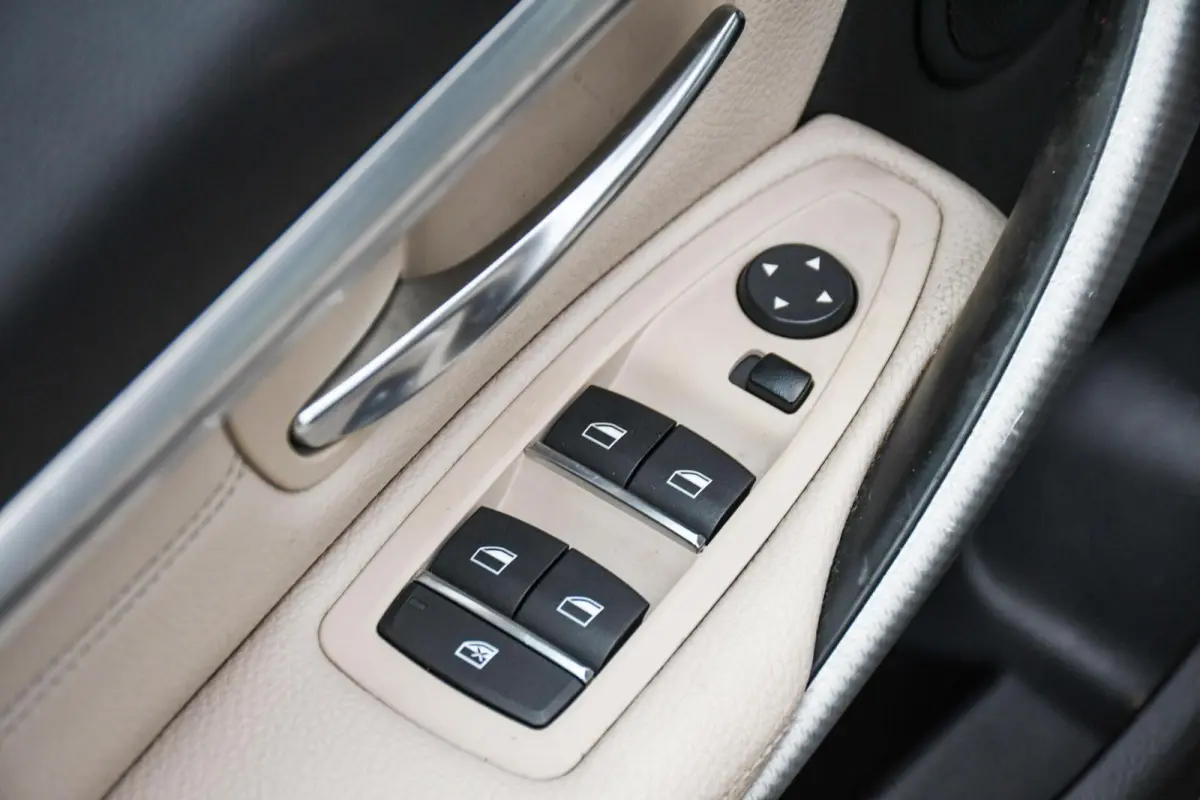 320i xDrive Edition M-pakket Leer Automaat