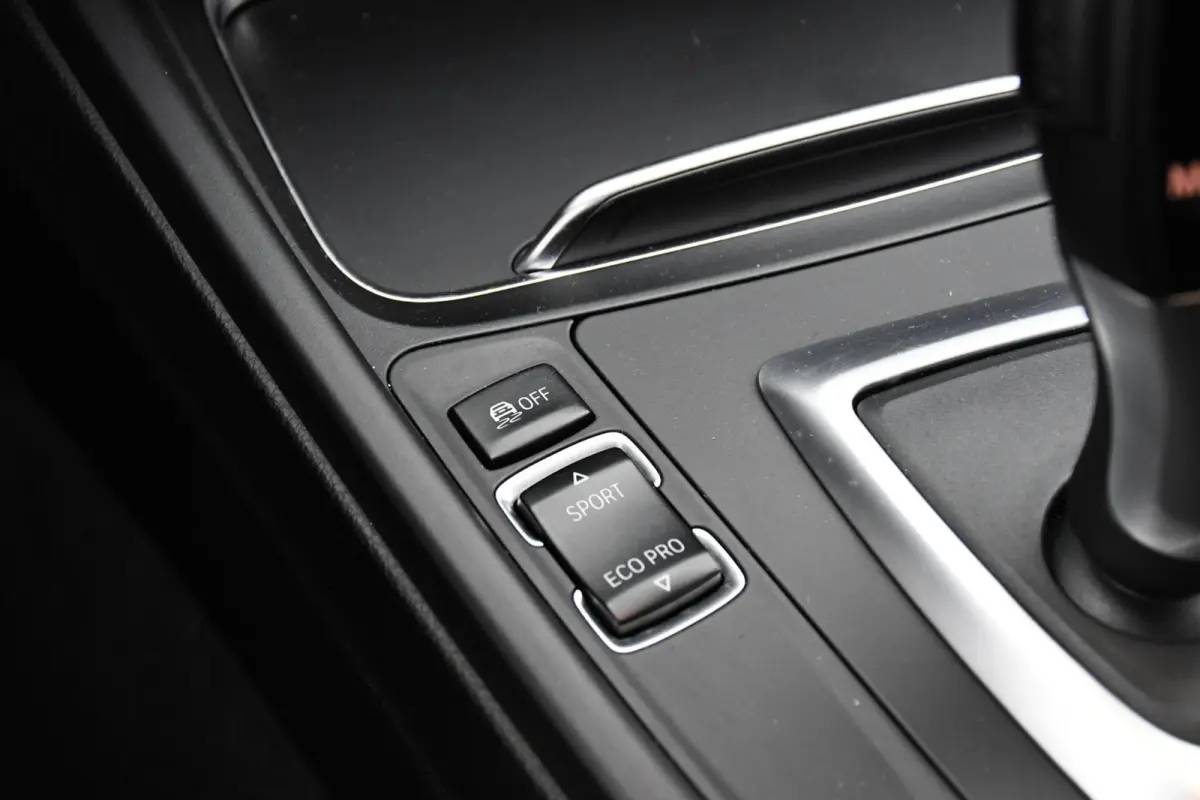 320i xDrive Edition M-pakket Leer Automaat