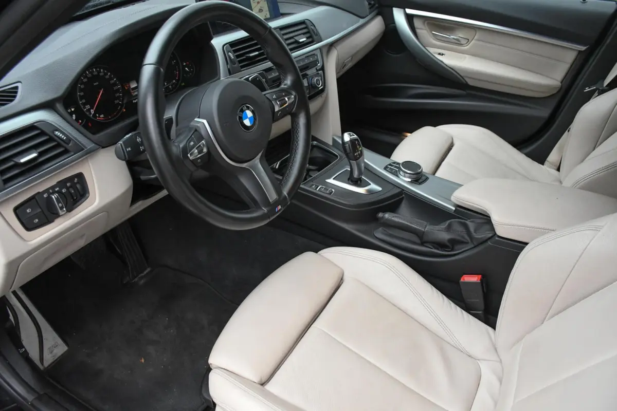 320i xDrive Edition M-pakket Leer Automaat