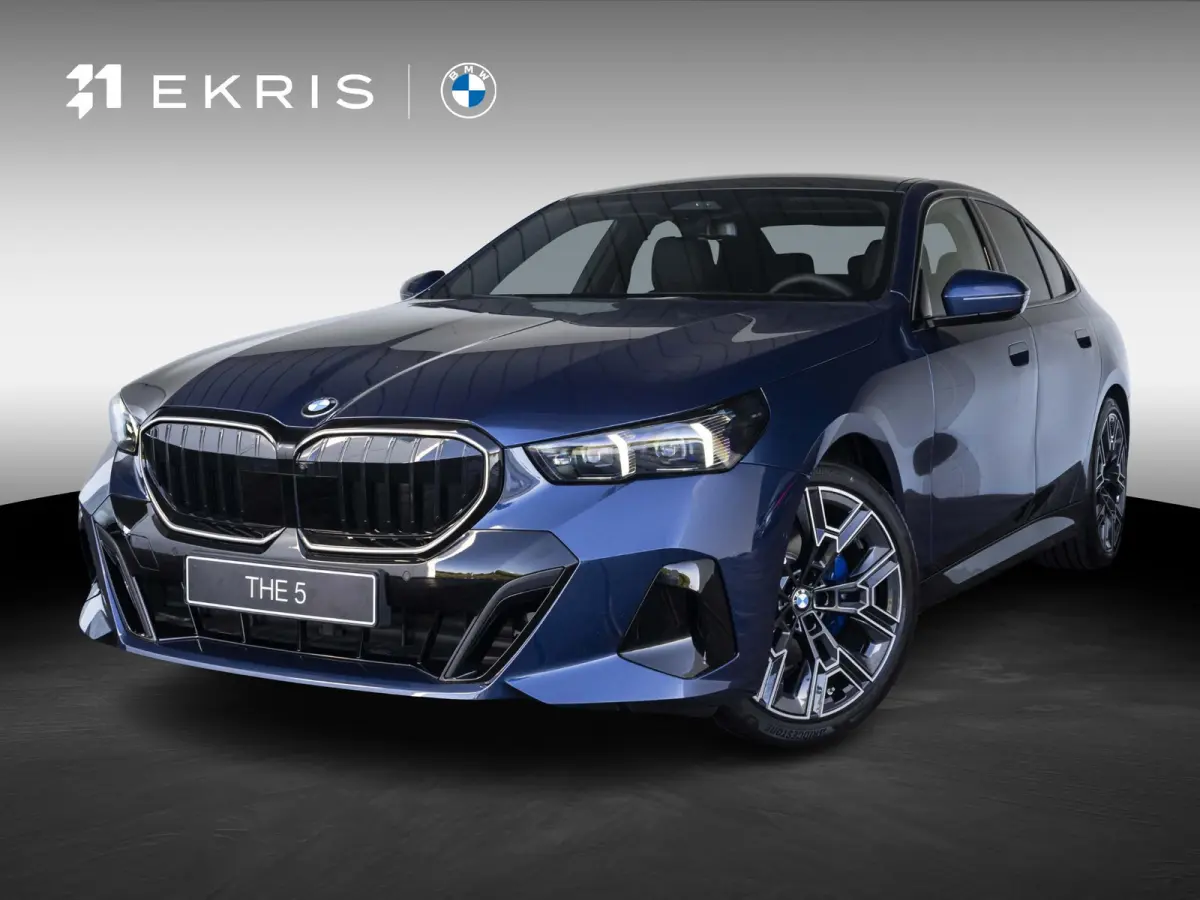 520i High Executive | M Sportpakket Pro | Innovation Pack | Travel Pack | Trekhaak | Panoramadak | Harman Kardon