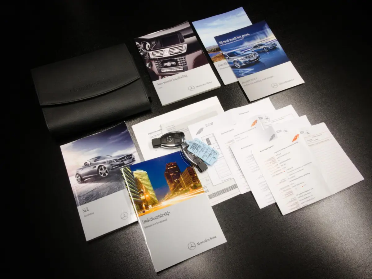 200 AMG-Line (SFEERVERLICHTING, STOEL- & NEKVERWARMING, NAVIGATIESYSTEEM, CRUISE CONTROL, BLUETOOTH)