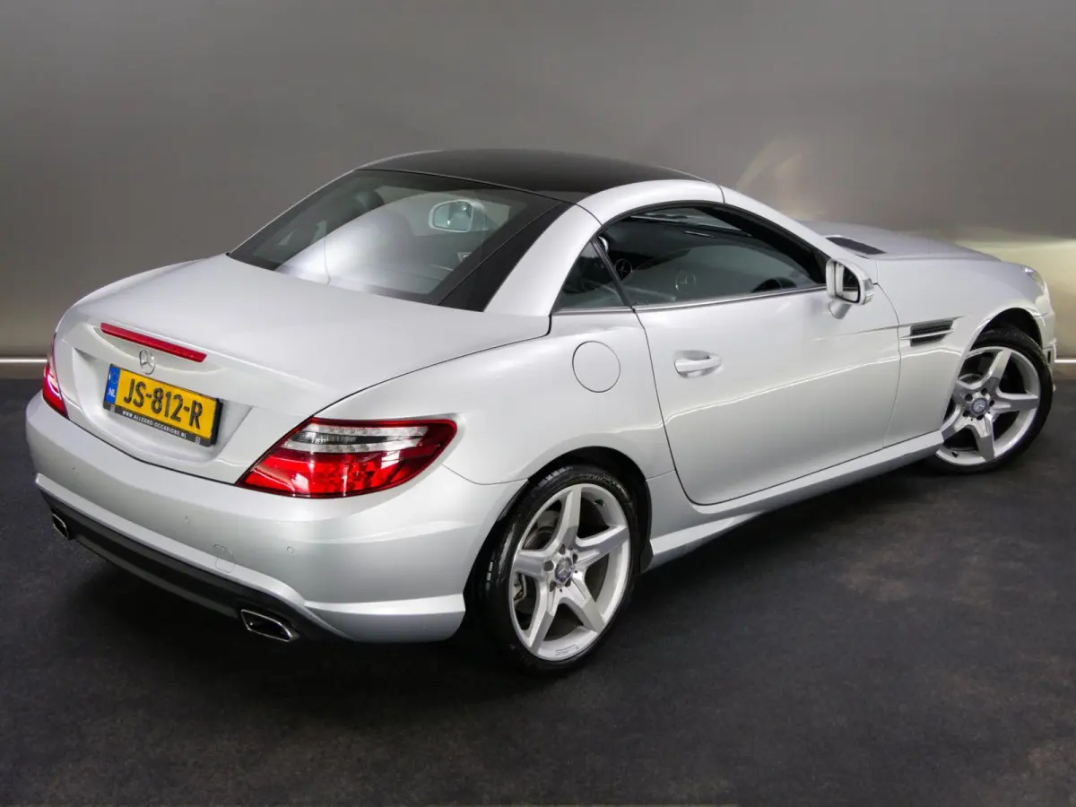200 AMG-Line (SFEERVERLICHTING, STOEL- & NEKVERWARMING, NAVIGATIESYSTEEM, CRUISE CONTROL, BLUETOOTH)