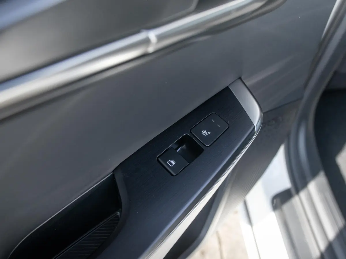 GT-Line Business Edition 84 kWh | Direct leverbaar | Gunstige fiscale waarde | Navi. | Clima. | Adapt. Cruise. | Stoel&Stuur Verwarming | Dodehoekassistentie | GT-Line Vegan Lederen Bekledin