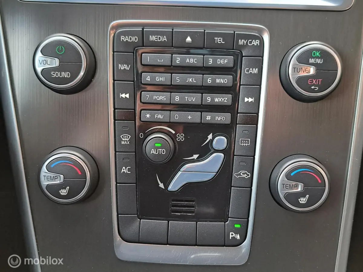 2.0 T5 FWD Kinetic/AUTOMAAT/LEER
