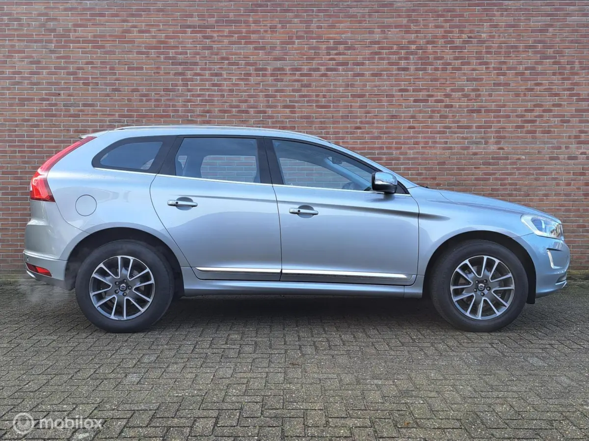 2.0 T5 FWD Kinetic/AUTOMAAT/LEER