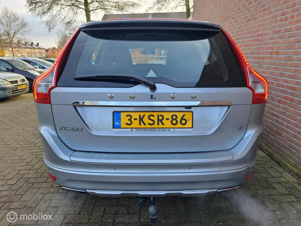 2.0 T5 FWD Kinetic/AUTOMAAT/LEER