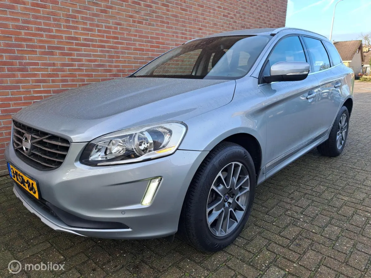 2.0 T5 FWD Kinetic/AUTOMAAT/LEER