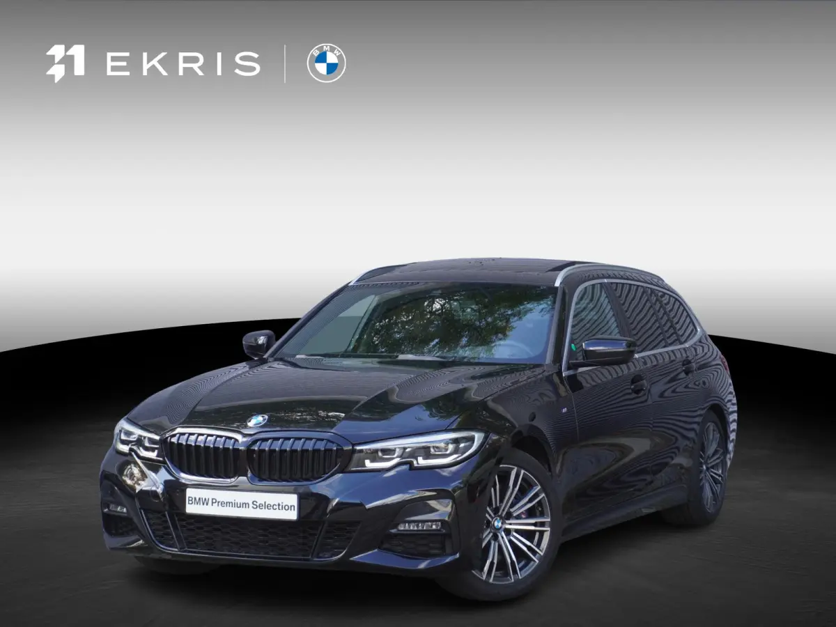 330i High Executive | Glazen panoramadak | Achteruitrijcamera | HiFi System | Elektrisch verwarmde voorstoelen |