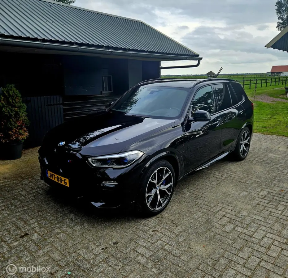 xDrive45E High Executive Hybride 394PK | SKY Lounge