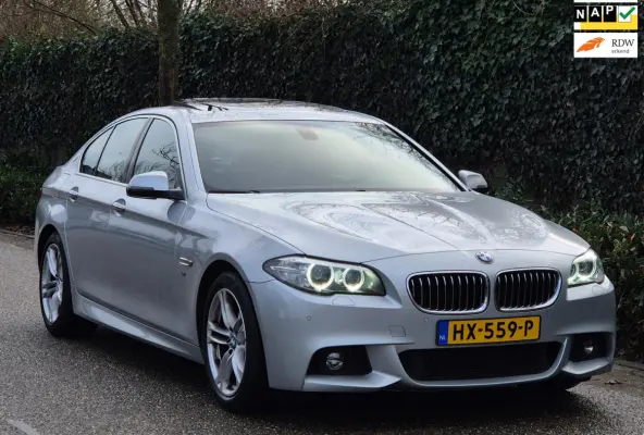 520i High Executive 6mnd Autotrust GARANTIE M Sport Schuifdak Apple CarPlay 2e eigenaar dig. Dash NAP NL