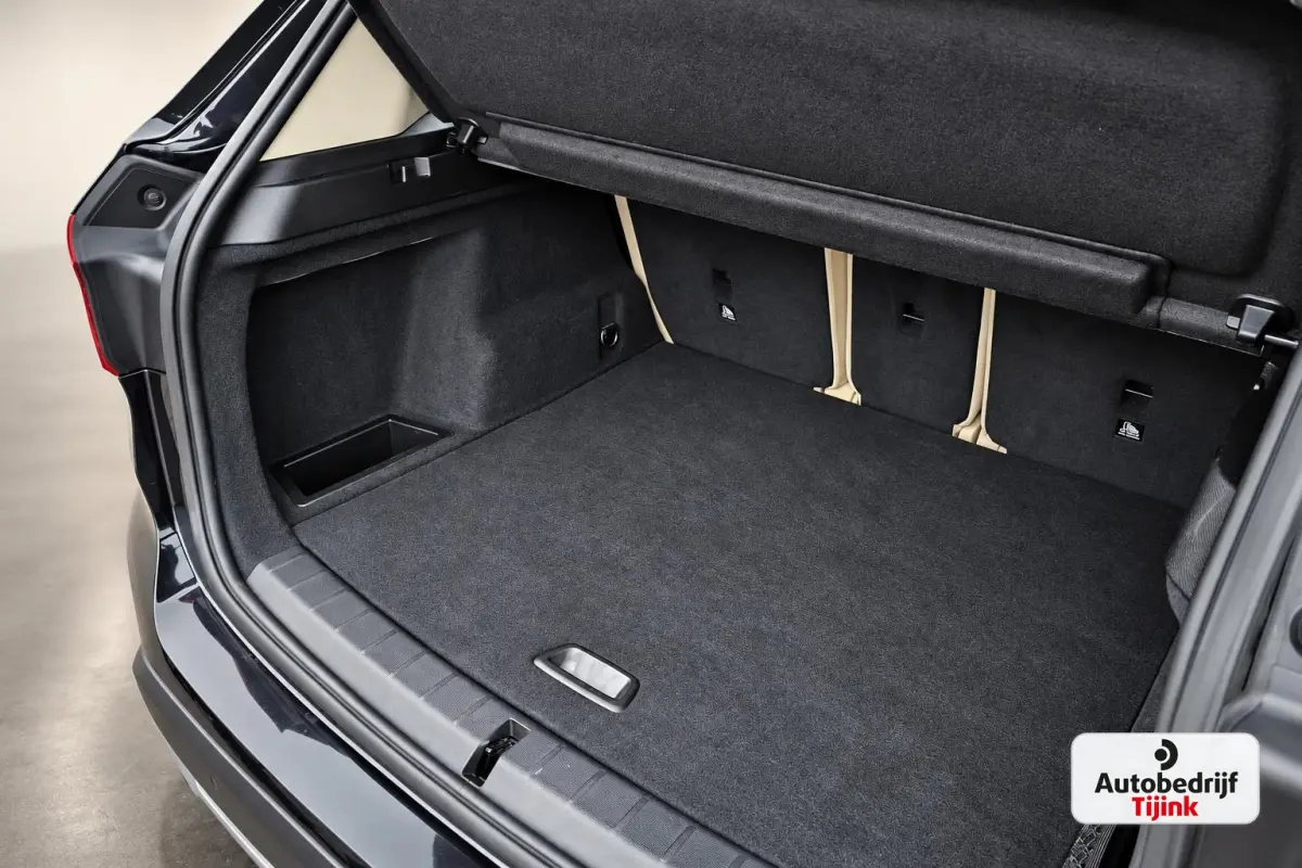 sDrive20i Centennial High Executive | Automaat | Trekhaak | Navi | Stoelverwarming | HUD | Parkeersensoren | Leder |