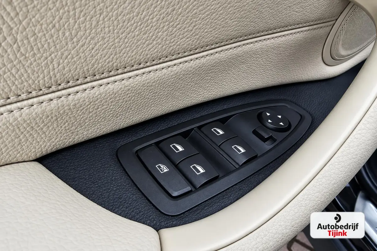 sDrive20i Centennial High Executive | Automaat | Trekhaak | Navi | Stoelverwarming | HUD | Parkeersensoren | Leder |