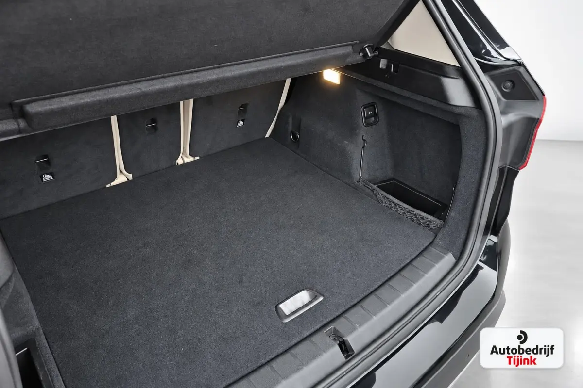 sDrive20i Centennial High Executive | Automaat | Trekhaak | Navi | Stoelverwarming | HUD | Parkeersensoren | Leder |