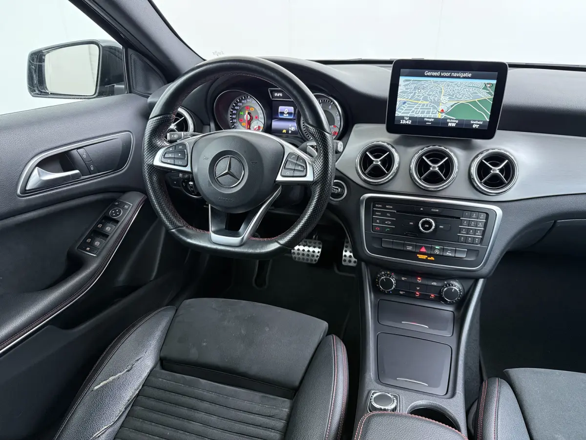 GLA 180 AMG line Night | Bi-Xenon Navigatie PTS