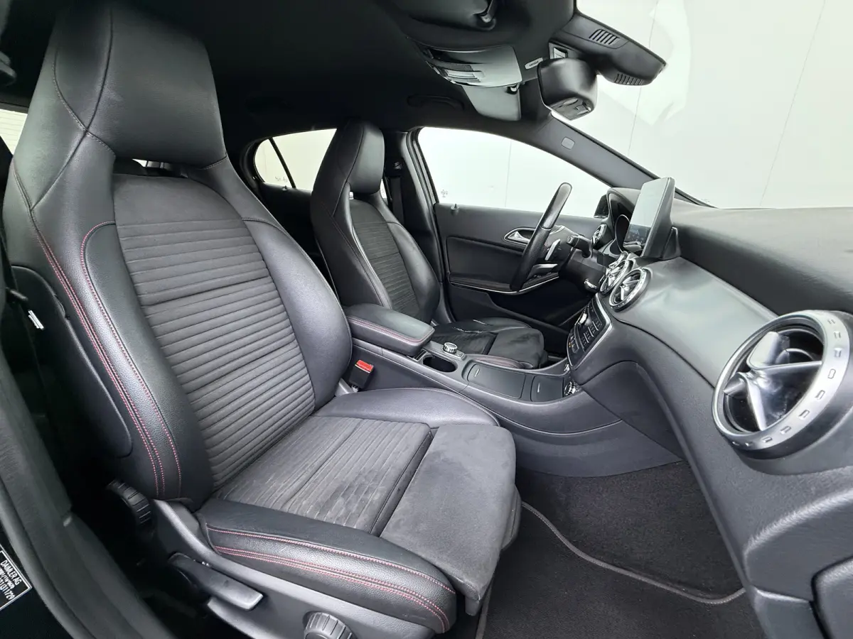 GLA 180 AMG line Night | Bi-Xenon Navigatie PTS