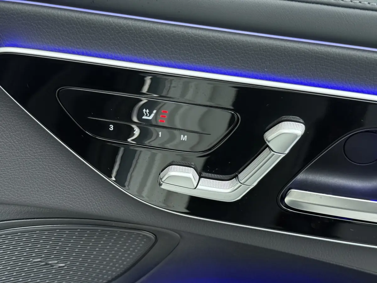 CLE 300 e AMG Line Night | Panorama Dodehoek Digital Stuurwielverwarming