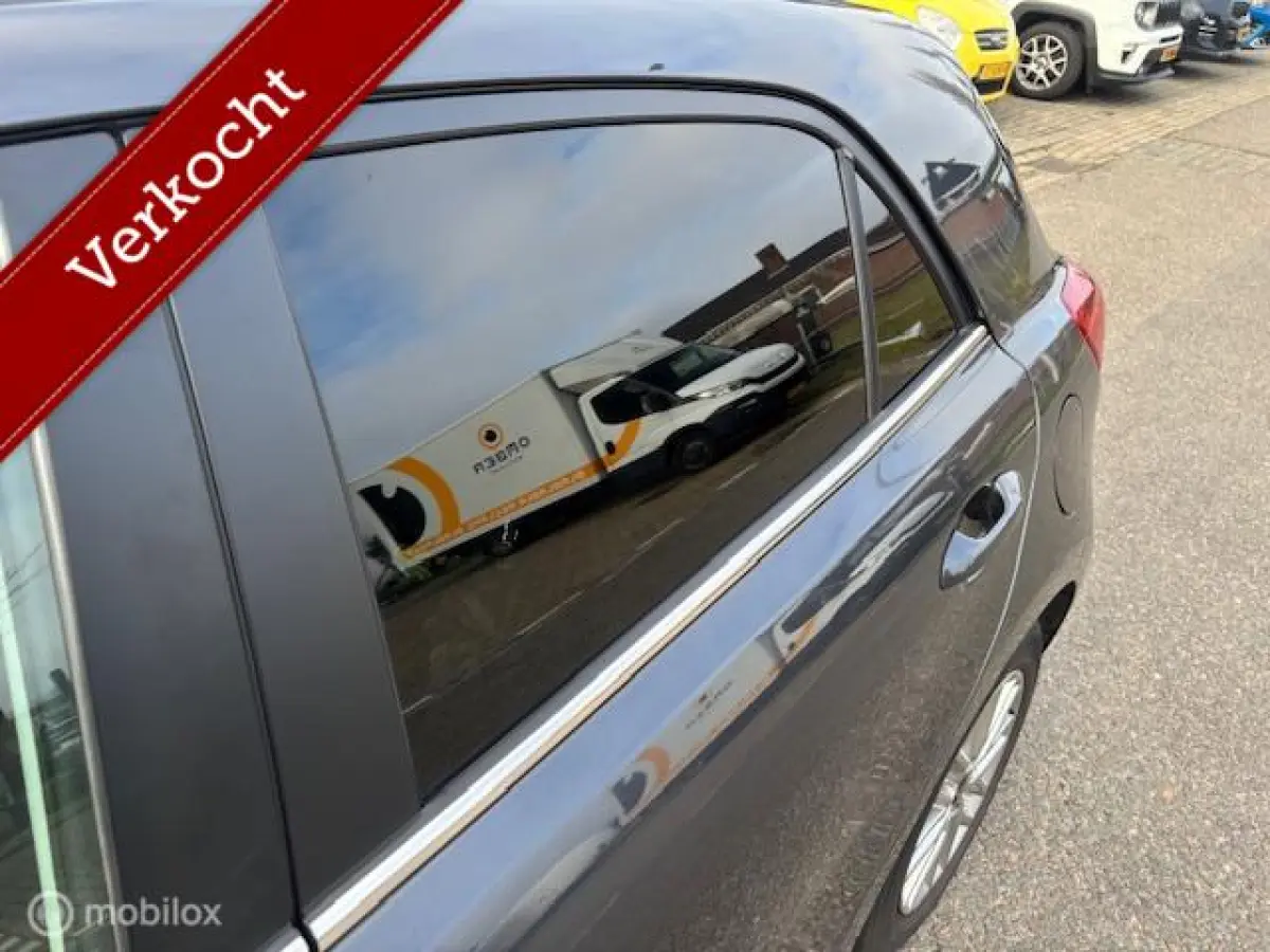1.4 DynamicLine Automaat Navigatie & Camera achter , Parkeerhulp achter , Electr. ramen & deur vergrendeling met afstand