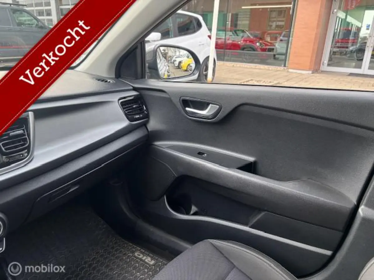 1.4 DynamicLine Automaat Navigatie & Camera achter , Parkeerhulp achter , Electr. ramen & deur vergrendeling met afstand